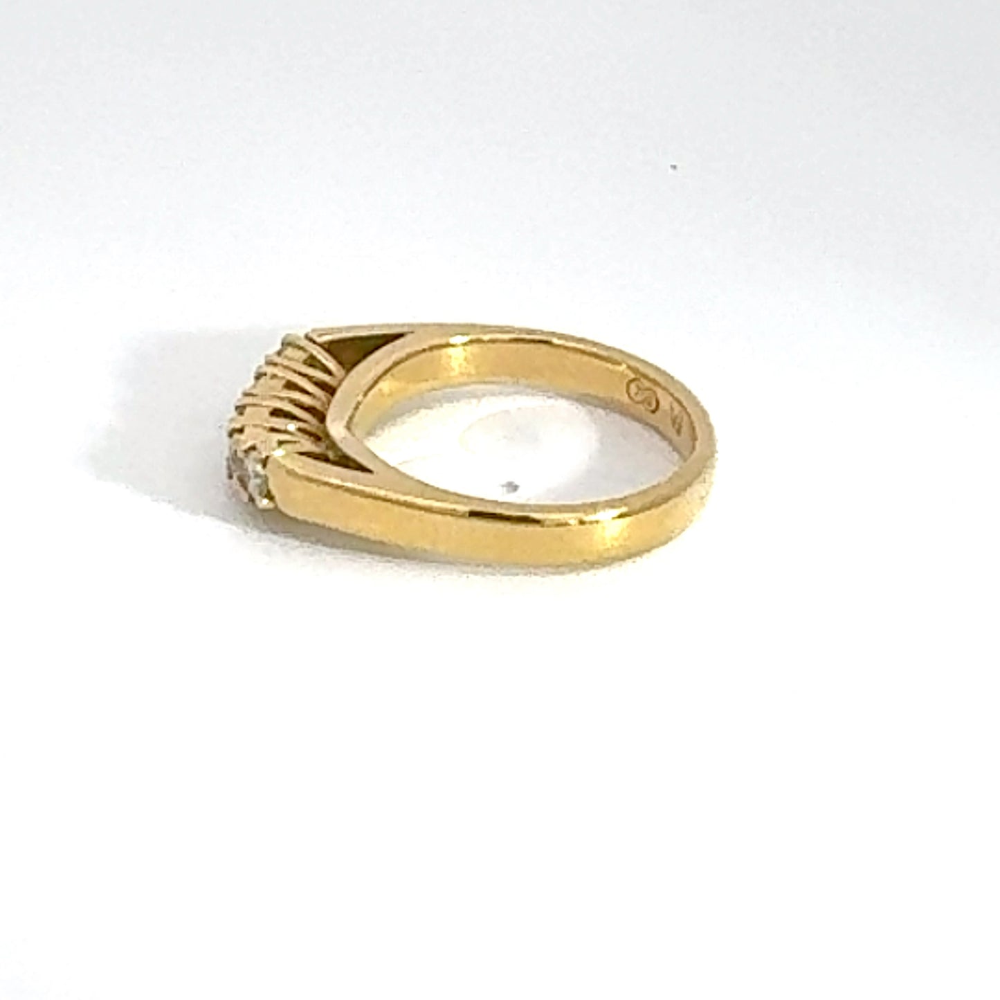 18ct Yellow Gold Diamond Ring