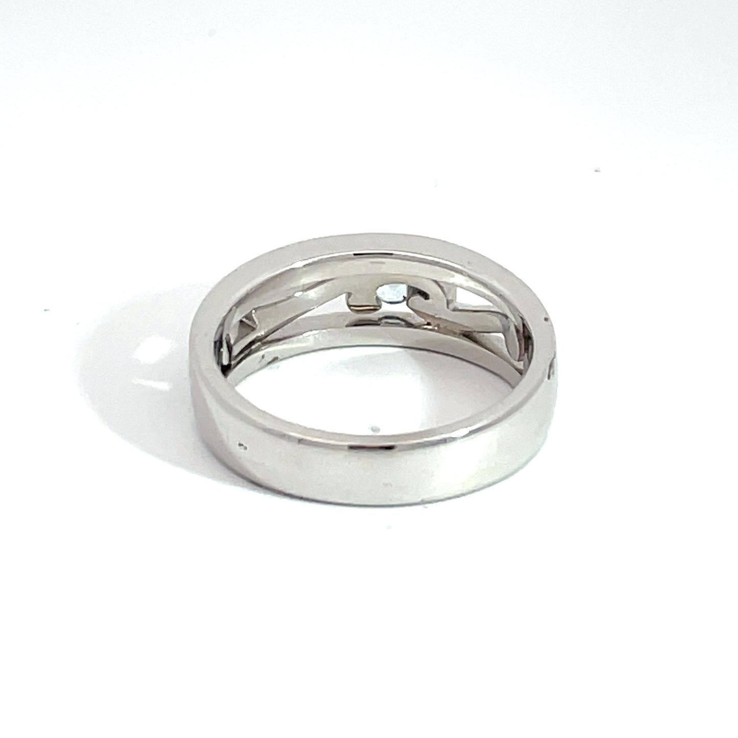 9ct White Gold Aquamarine Swirl Ring