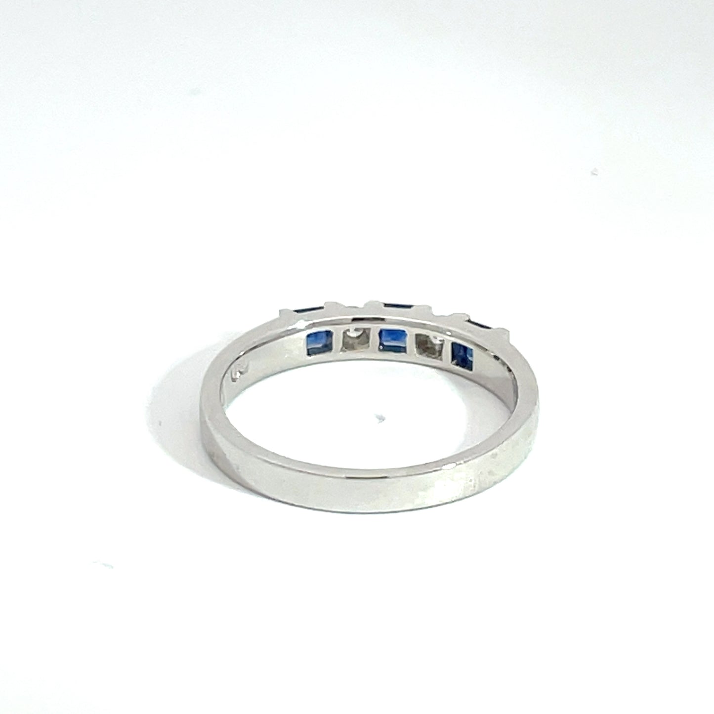 18ct White Gold Sapphire Ring