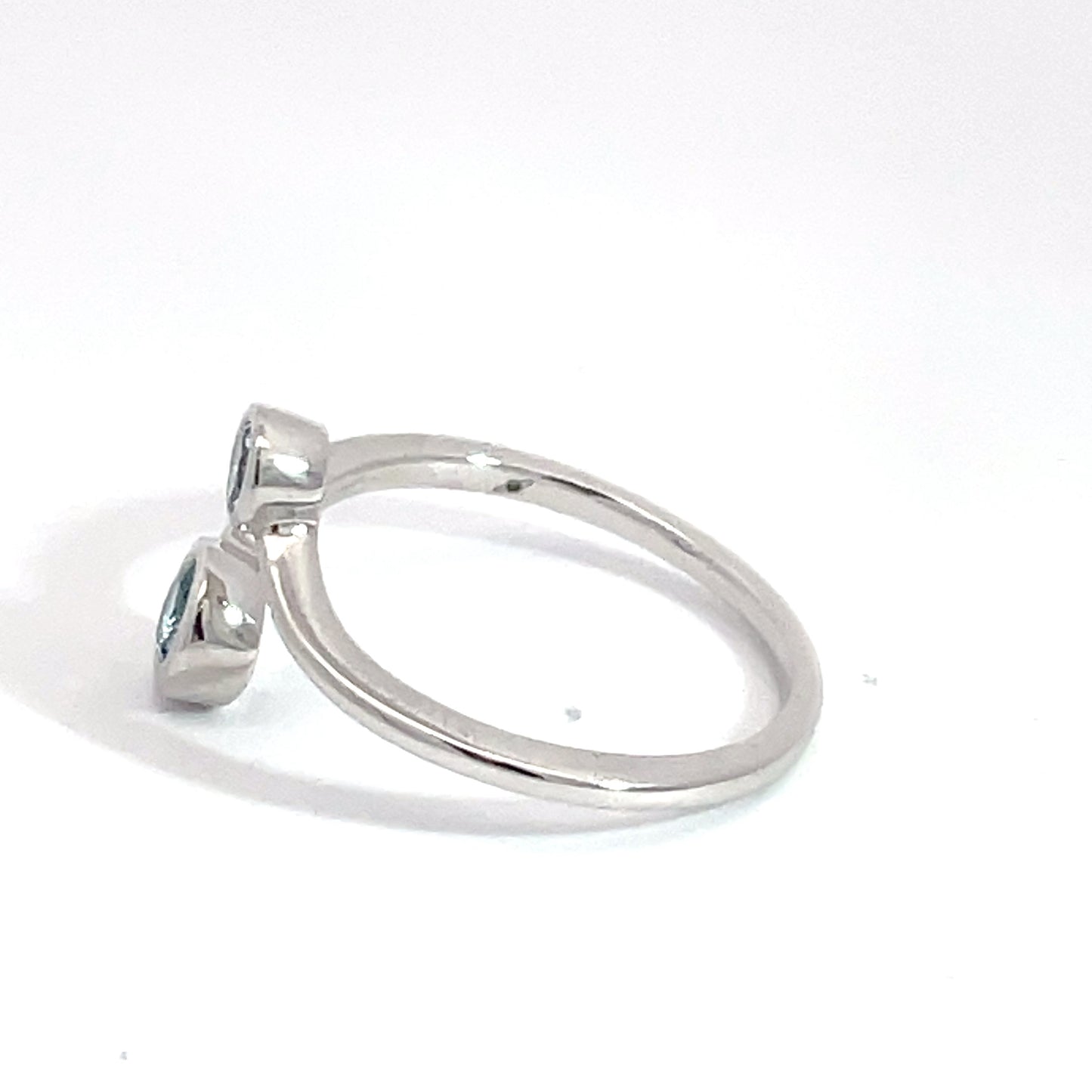9ct White Gold Blue Topaz Ring