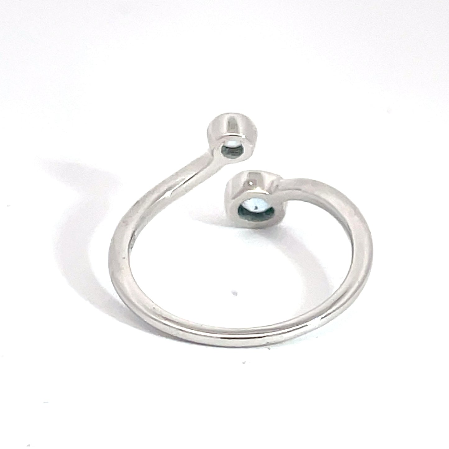9ct White Gold Blue Topaz Ring