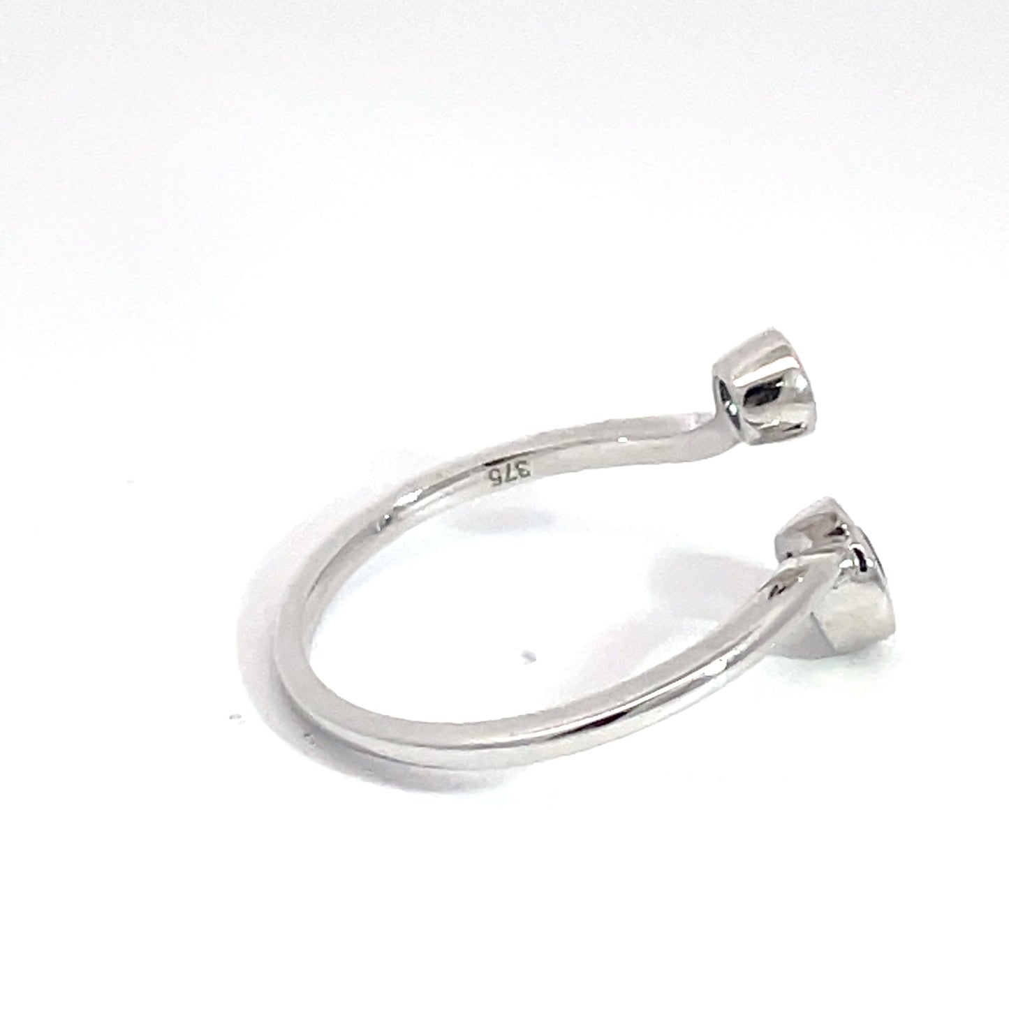9ct White Gold Blue Topaz Ring