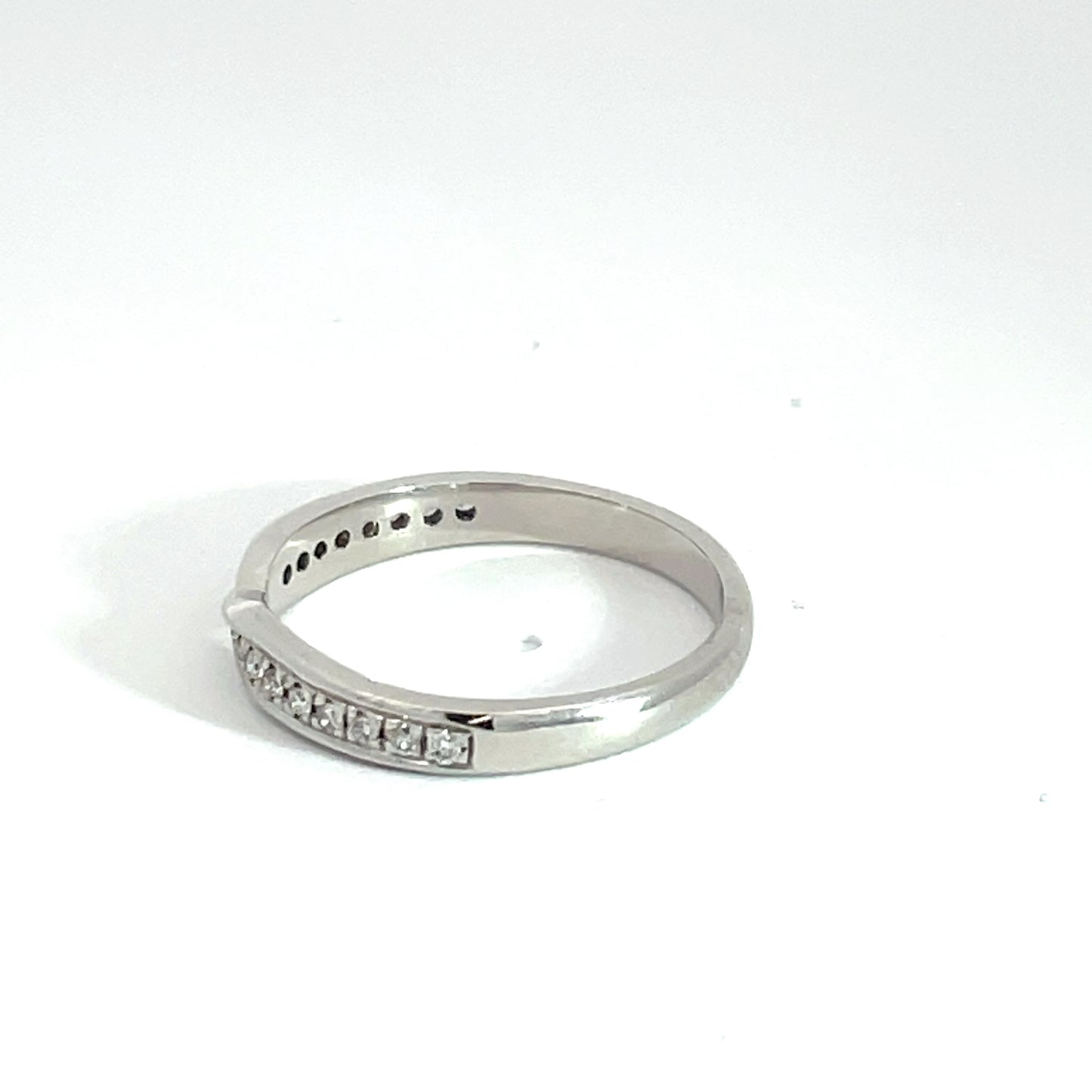 18ct White Gold Diamond Curve Ring