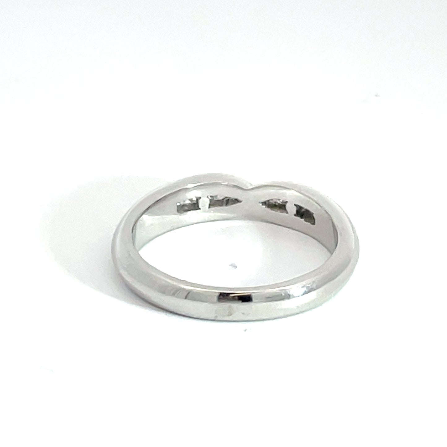 18ct White Gold Curve 6 Diamond Ring