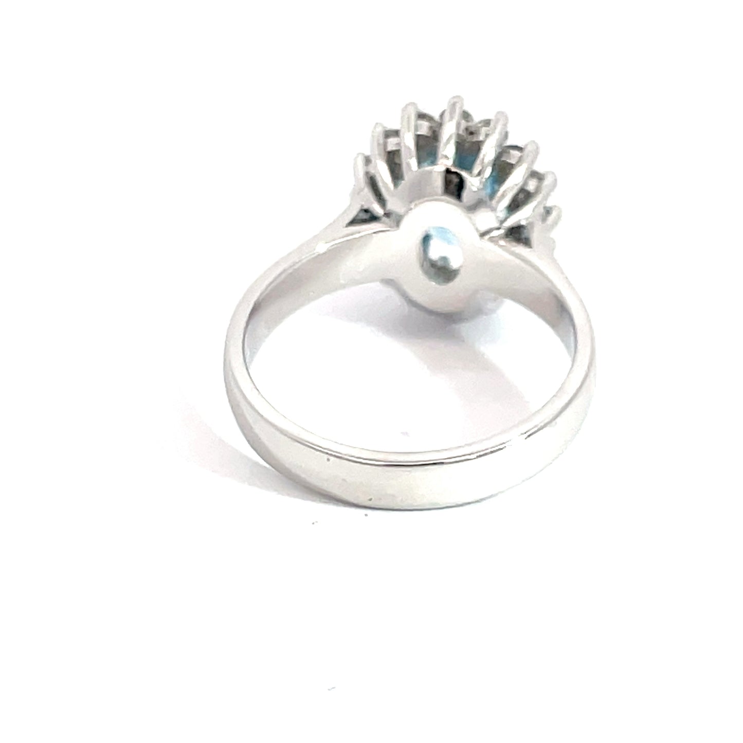 18ct White Gold Diamond and Aquamarine Ring