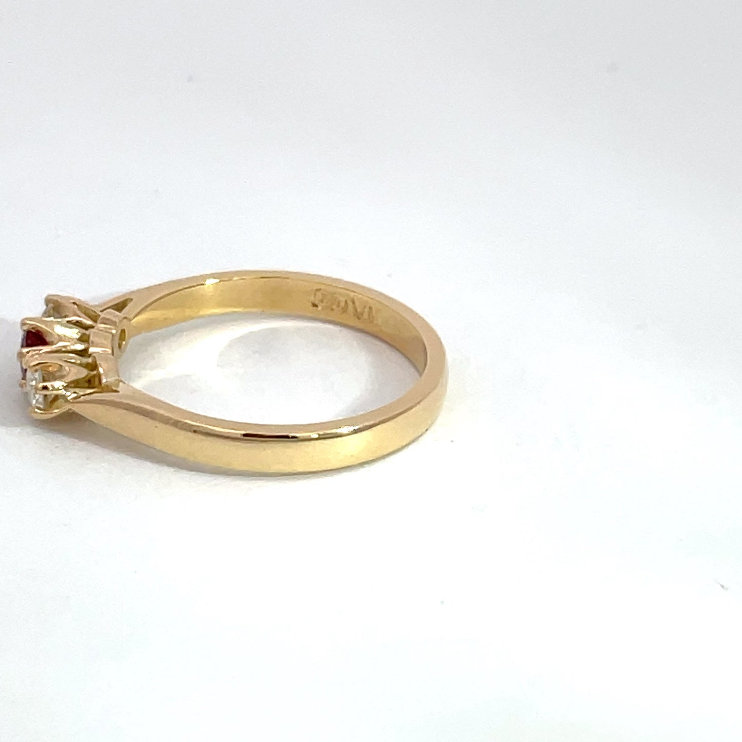 18ct Yellow Gold 3 Stone Ruby and Diamond Ring