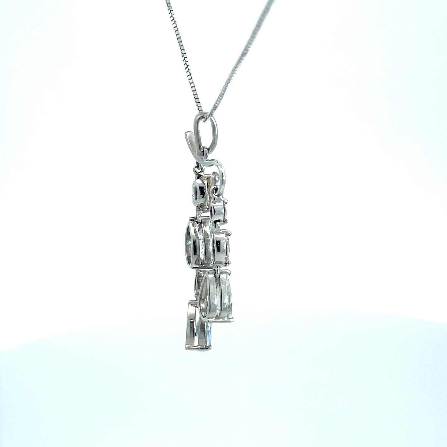 18ct White Gold Sapphire and Diamond Pendant & chain