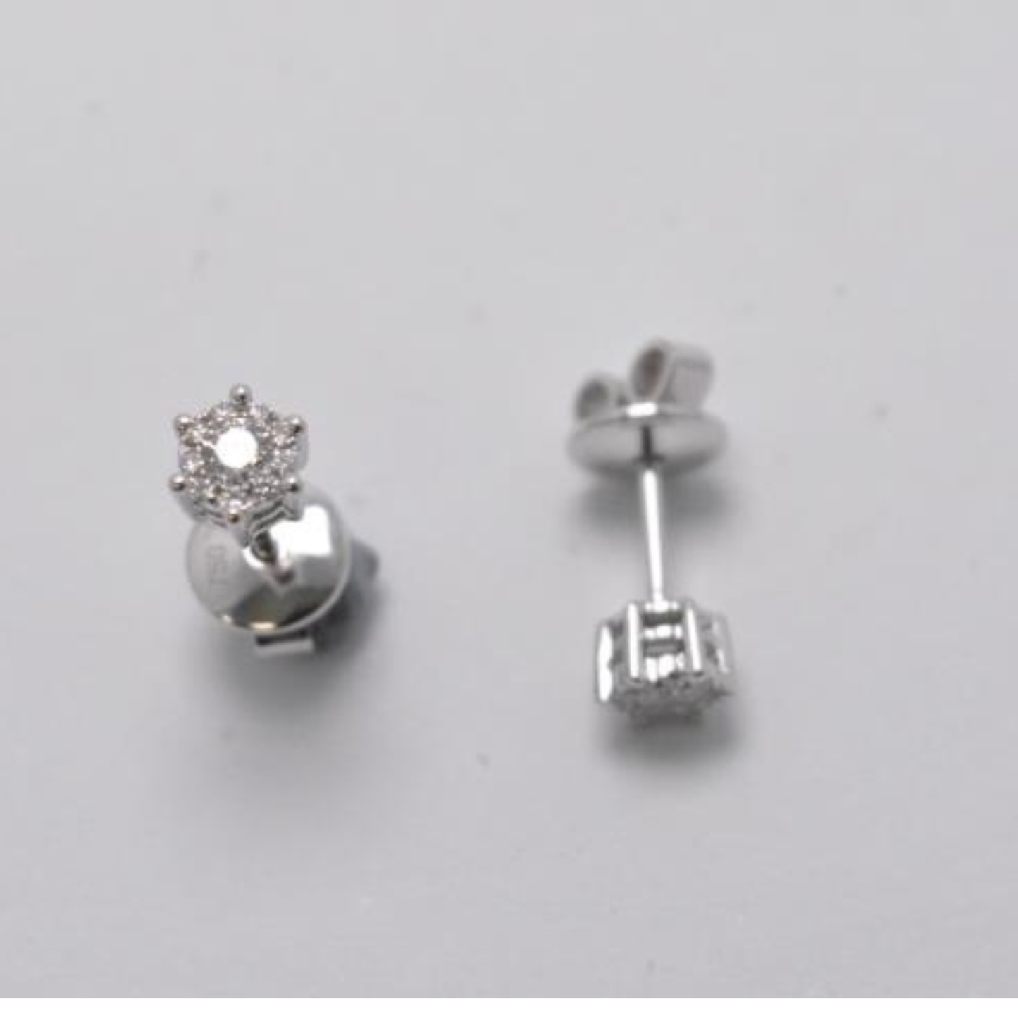 18ct White Gold Diamond Stud Earrings