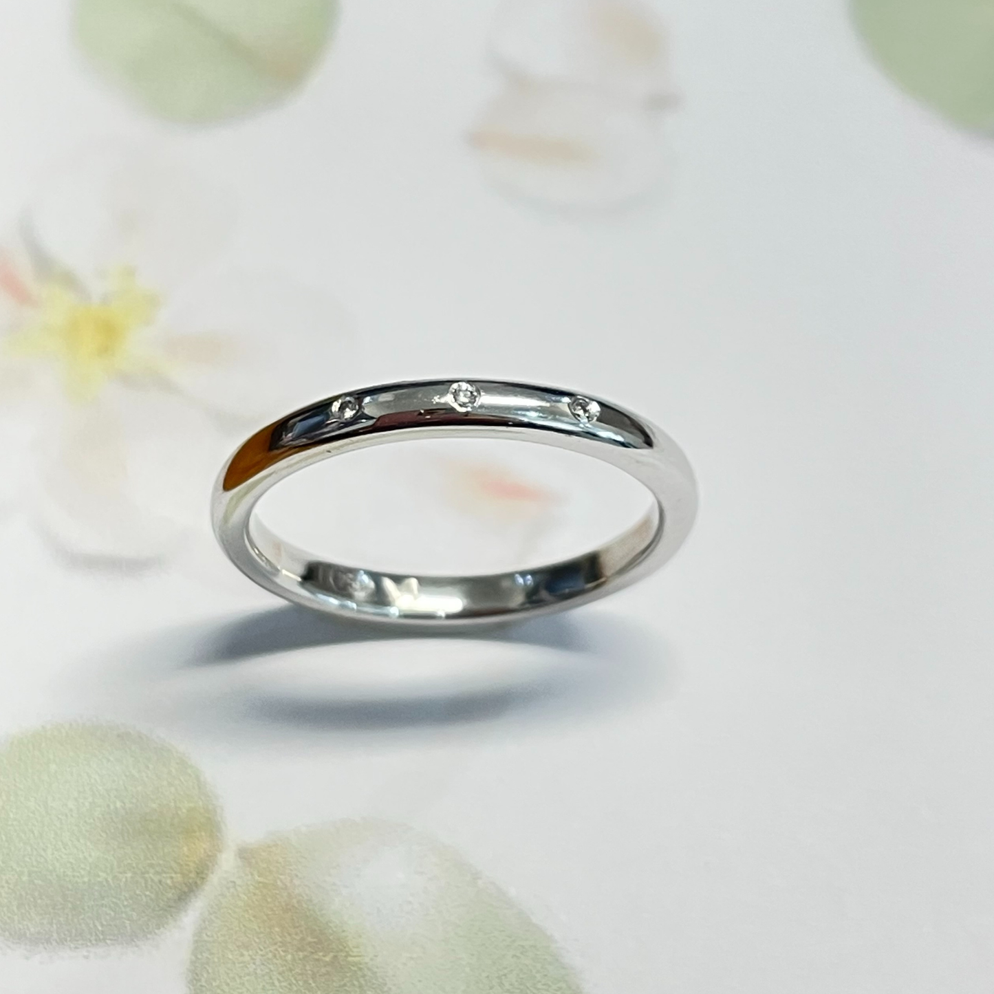18ct White Gold 3 Diamond Band