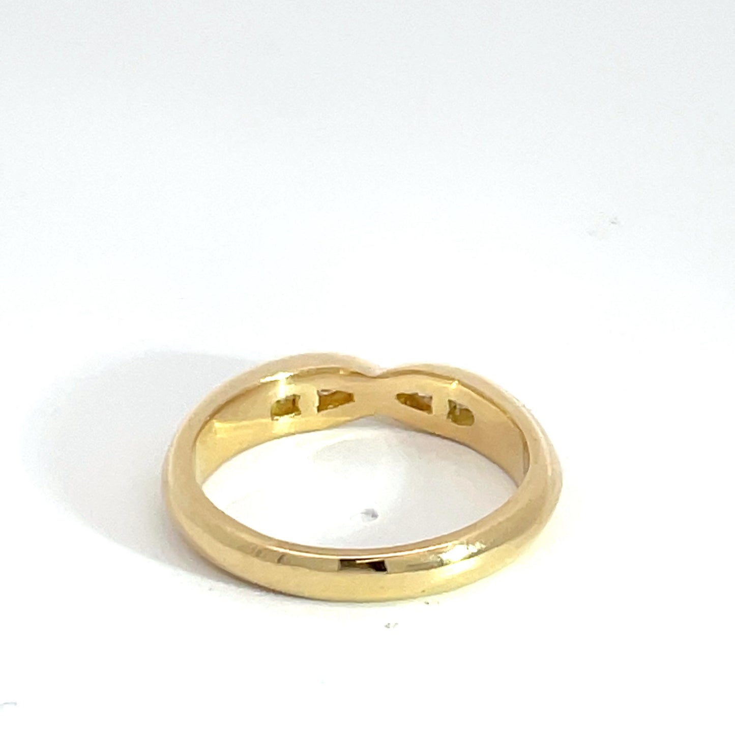 18ct Yellow Gold Curve 6 Diamond Ring