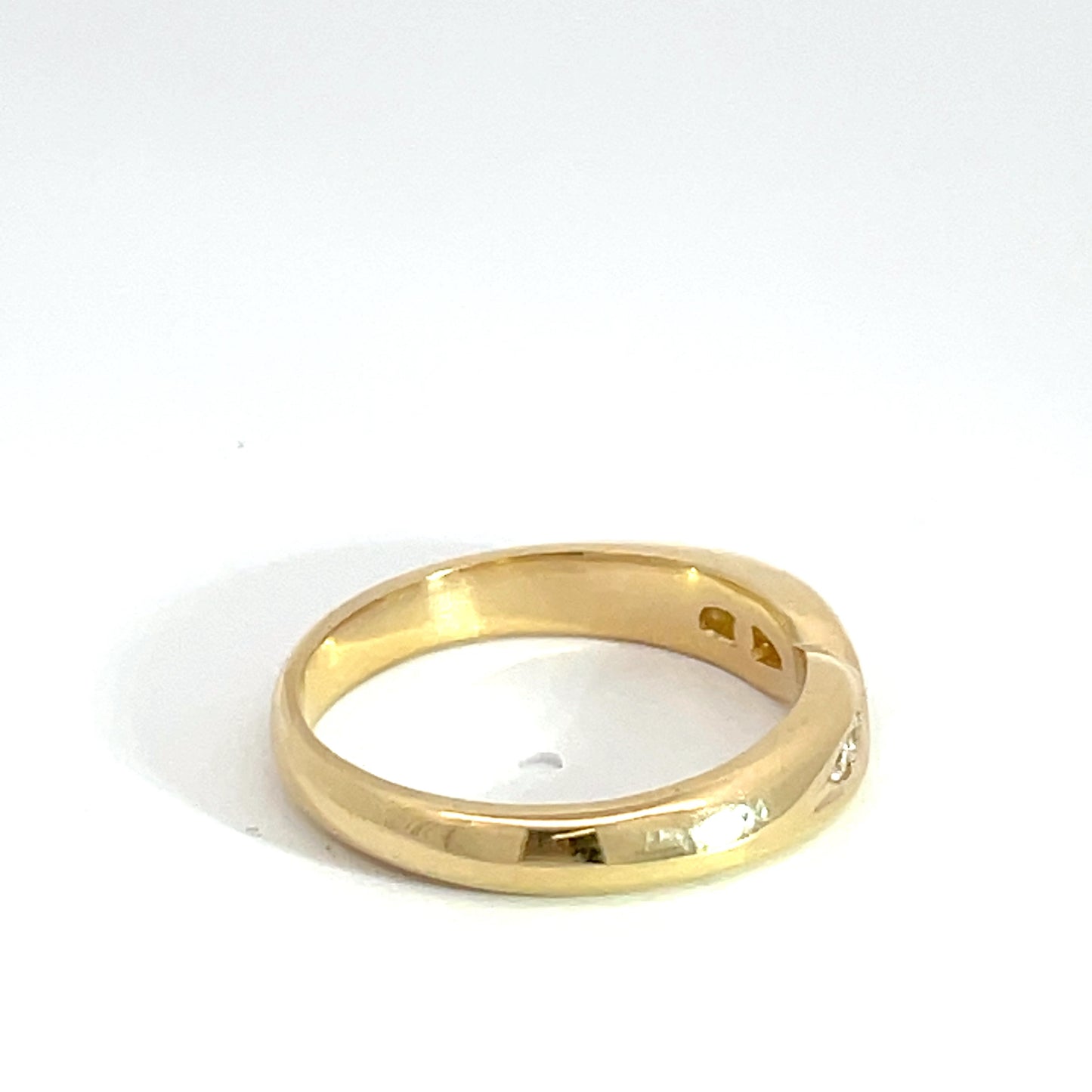 18ct Yellow Gold Curve 6 Diamond Ring