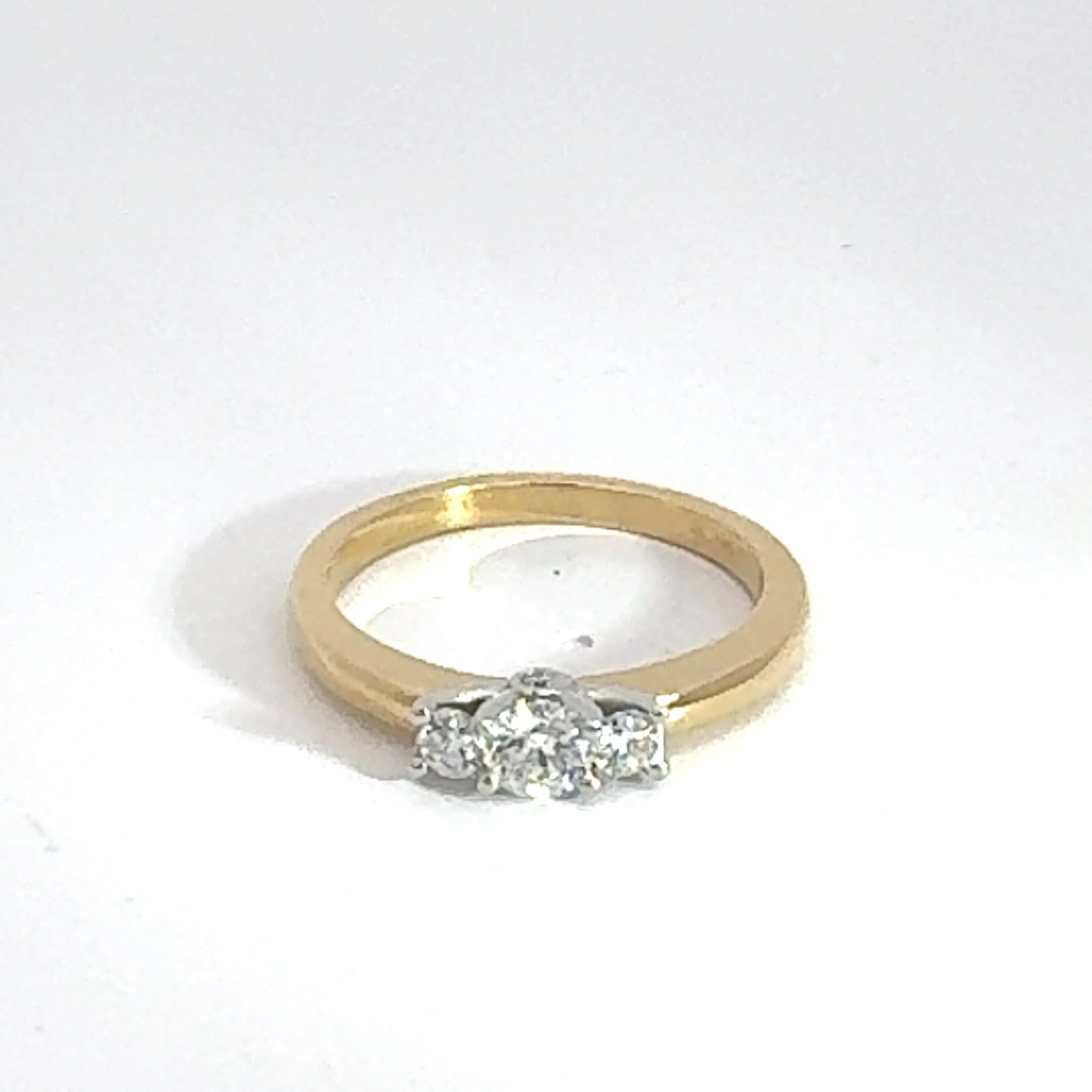 18ct Yellow Gold 3 Stone Diamond Ring