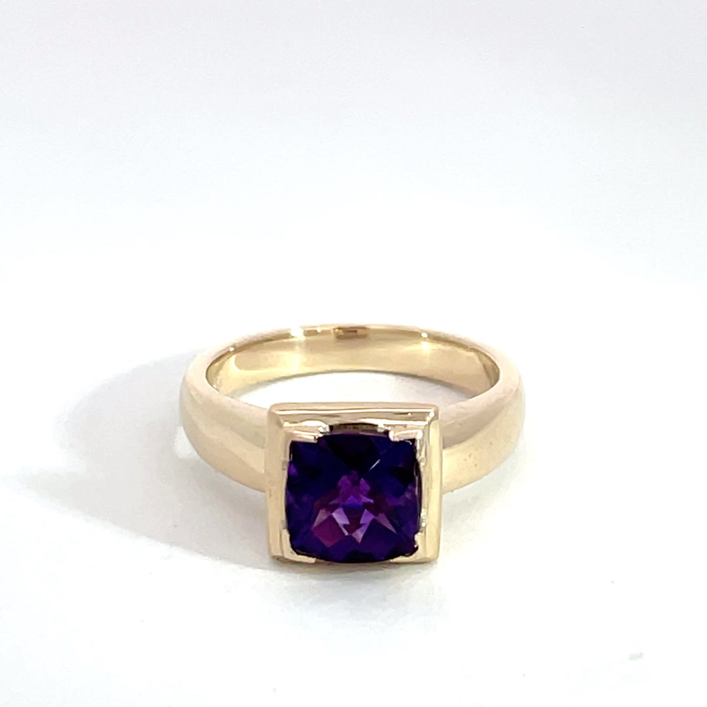9ct Yellow Gold Amethyst Ring