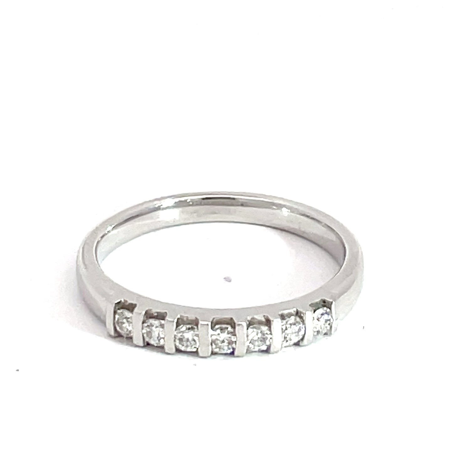 18ct White Gold 7 Diamond Ring