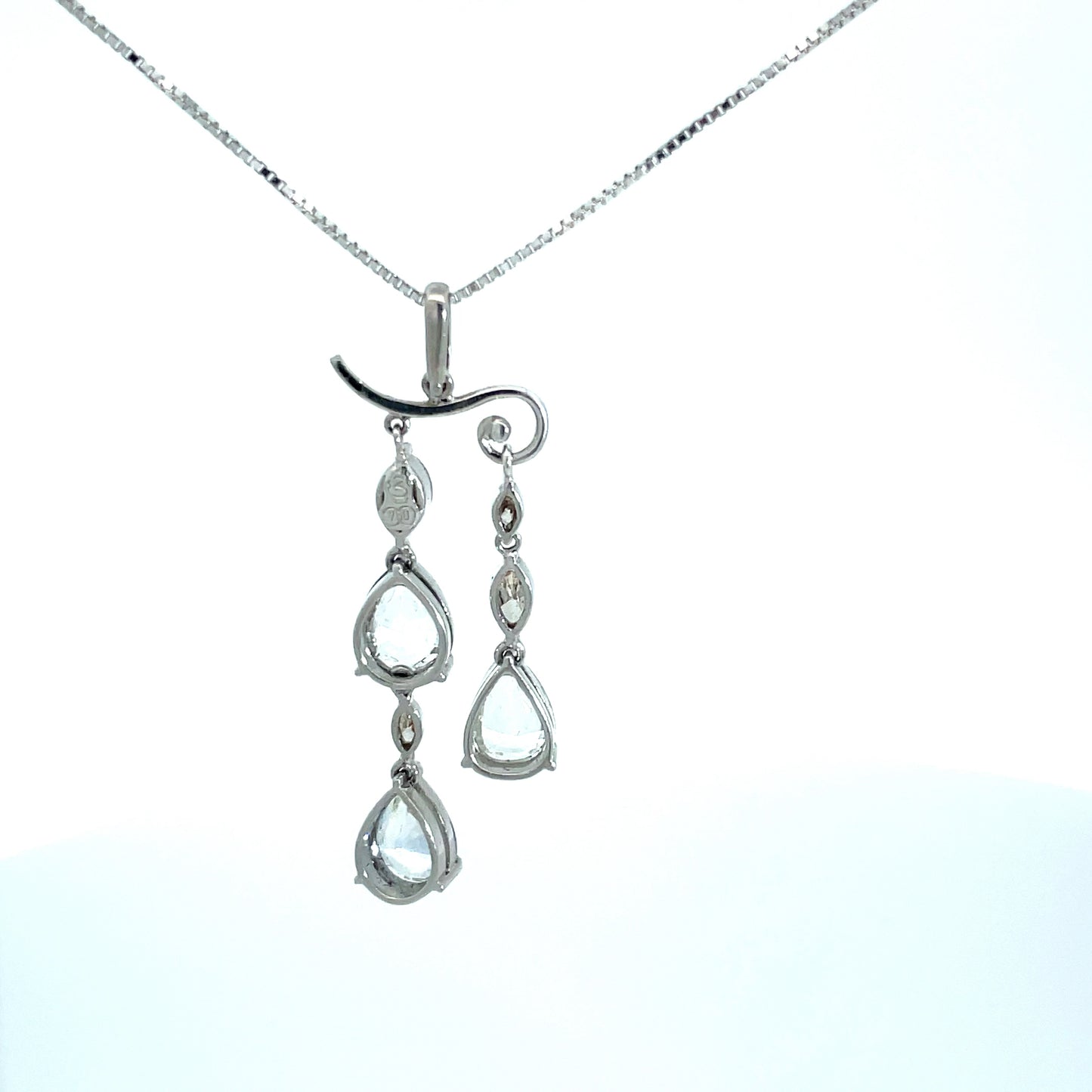 18ct White Gold Sapphire and Diamond Pendant & chain