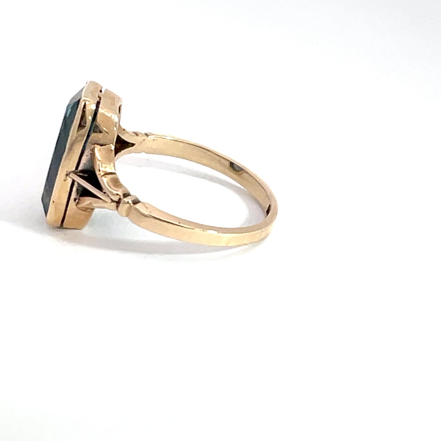 9ct Yellow Gold Zircon Ring Pre Loved
