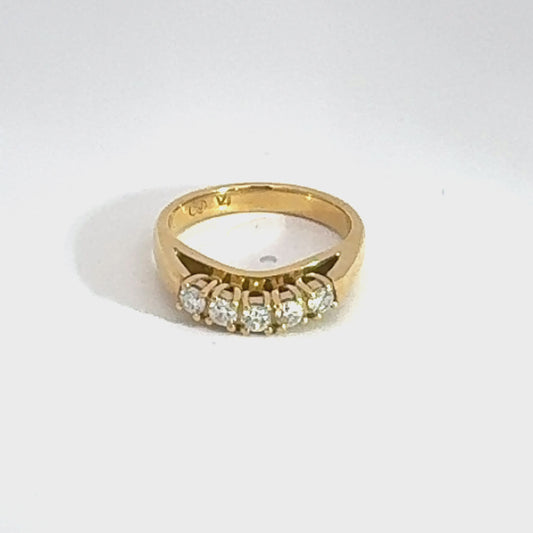 18ct Yellow Gold Diamond Ring