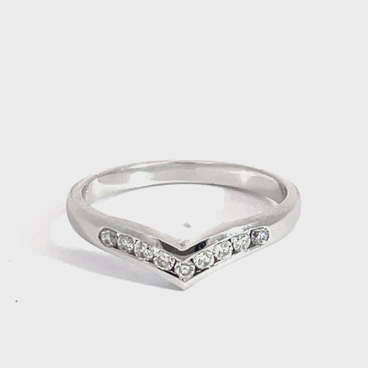 18ct White Gold V Shape Diamond Ring